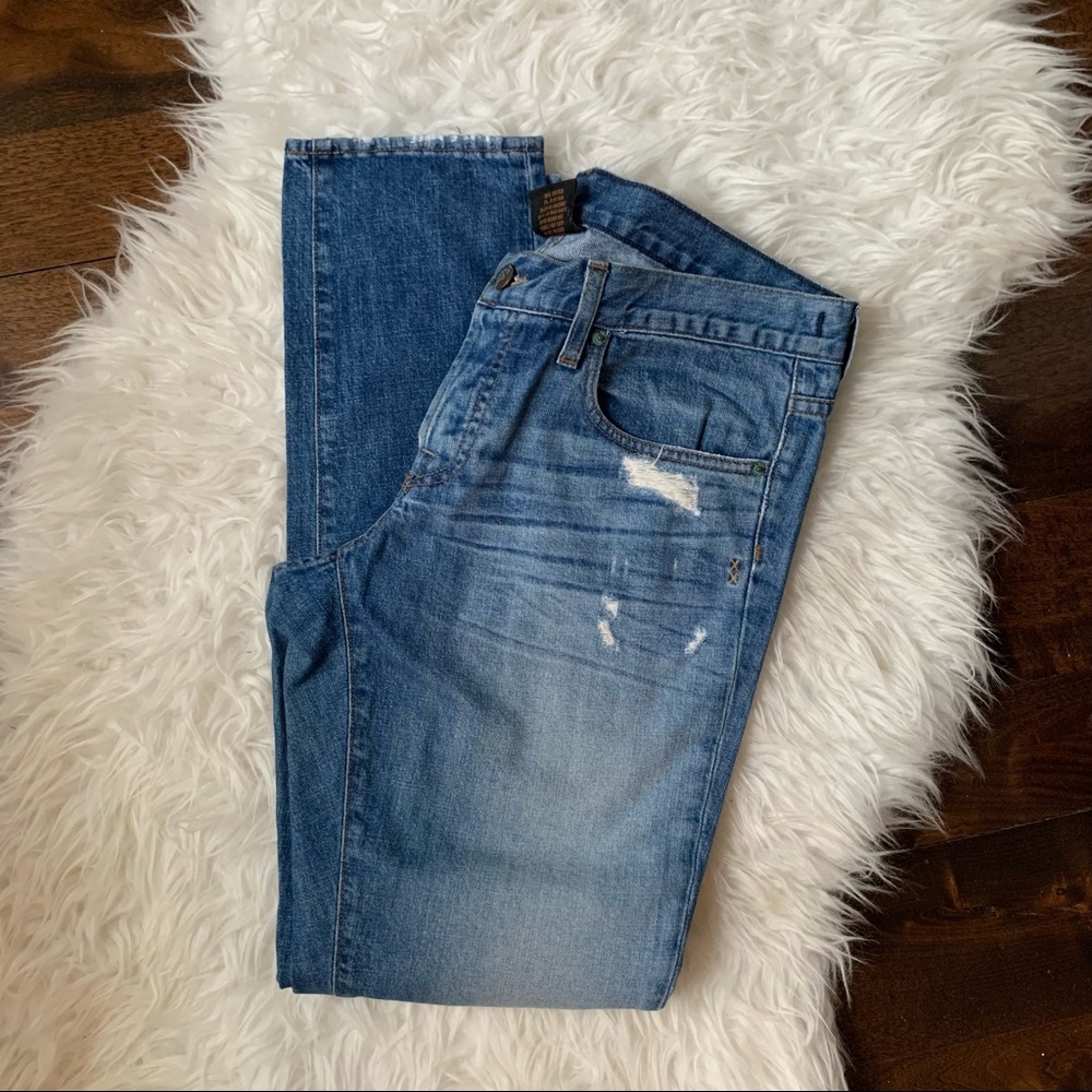 Genetic denim distressed boyfriend jean Size 28 button fly